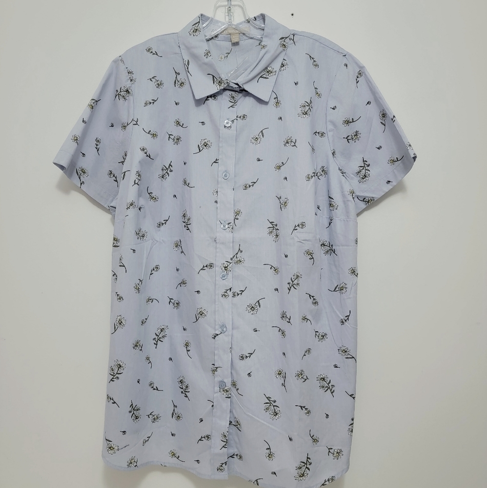 💥SALE💥 Woman within blue floral shirt